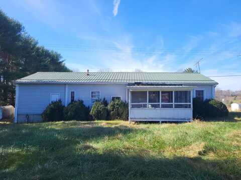 3325 Sylvatus Hwy, Hillsville, VA 24343