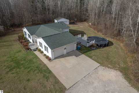 3030 W Prairie Road, Shepherd, MI 48883