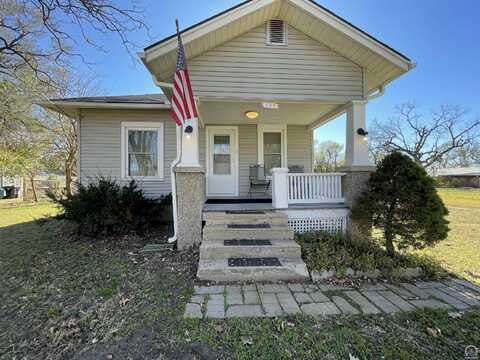 405 NE Burgess AVE, Topeka, KS 66608