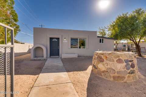 701 W 42nd Street, Tucson, AZ 85713