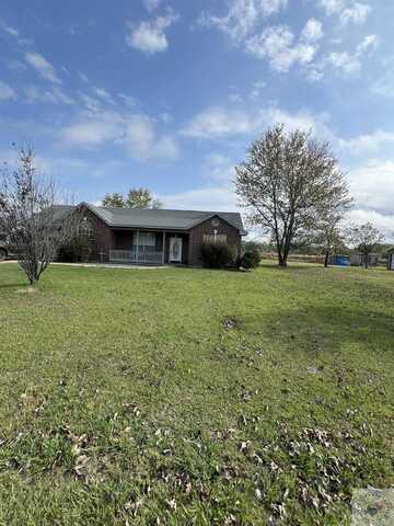 702 E 13th, Hooks, TX 75561