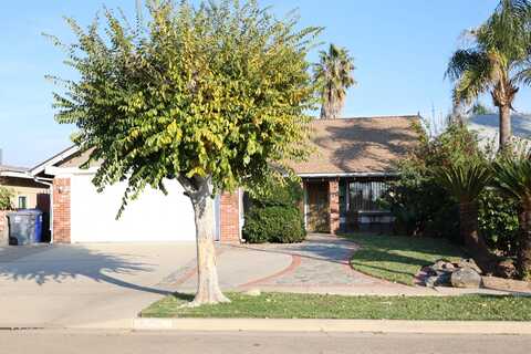 910 4th Street, Orange Cove, CA 93646