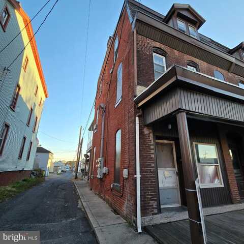 918 WALNUT STREET, LEBANON, PA 17042