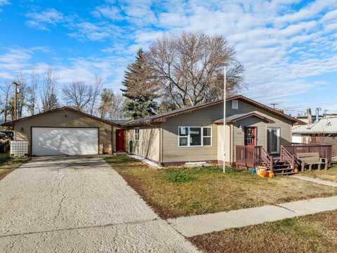 606 2nd ST, Stanley, ND 58784