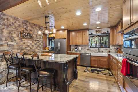 7130 Geronimo Road, Pinetop, AZ 85935