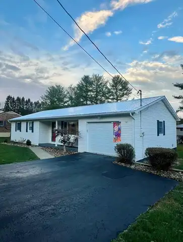 105 FRANCIS AVENUE, BECKLEY, WV 25801