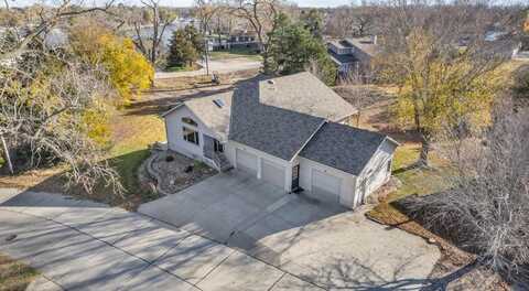 7 LAKE POINT DRIVE, COLUMBUS, NE 68601