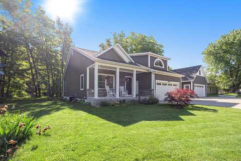 18481 N Fruitport Road, Spring Lake, MI 49456