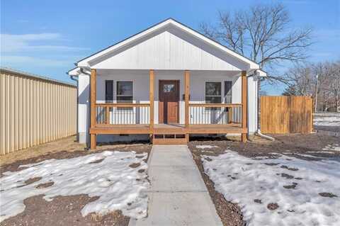 321 E 5th Street, Cameron, MO 64429