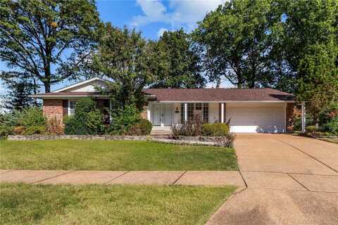 3831 Baville, Florissant, MO 63034