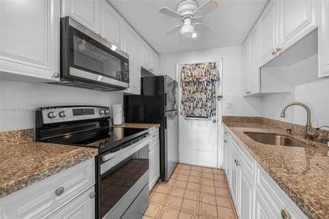 17000 NE 14th Ave, North Miami Beach, FL 33162