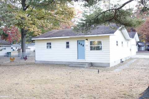 2931 S Gladwin, Prudenville, MI 48651