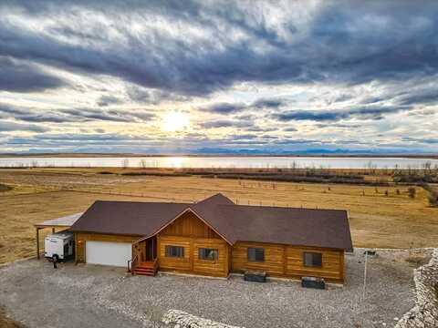 10 Dupuyer Avenue, Valier, MT 59486