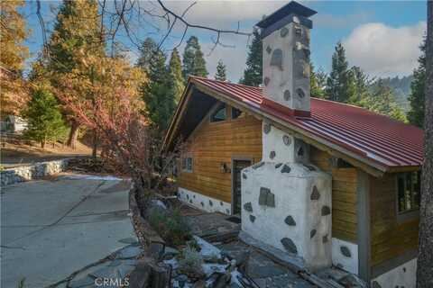 739 Bergschrund Drive, Crestline, CA 92325