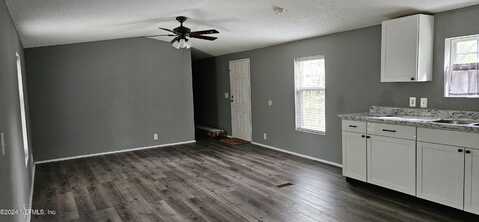 1570 BLUEJAY Drive, Middleburg, FL 32068