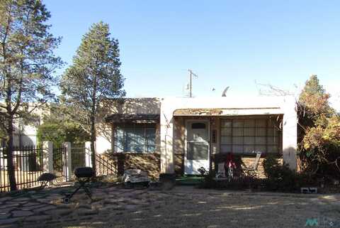 904 S 10th St Court, Artesia, NM 88210