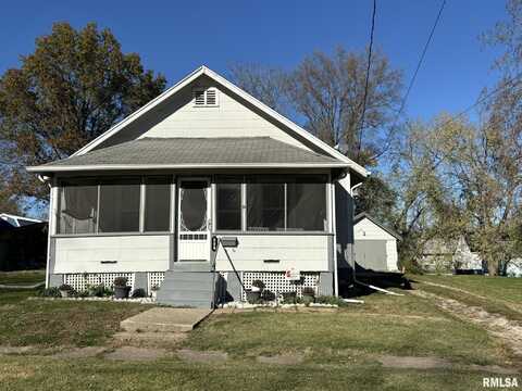 508 E LOCUST Street, Salem, IL 62881