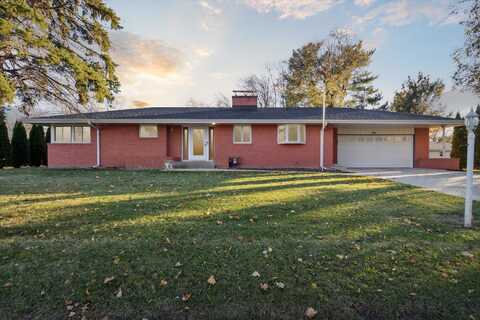 930 Holland Avenue, Delavan, WI 53115