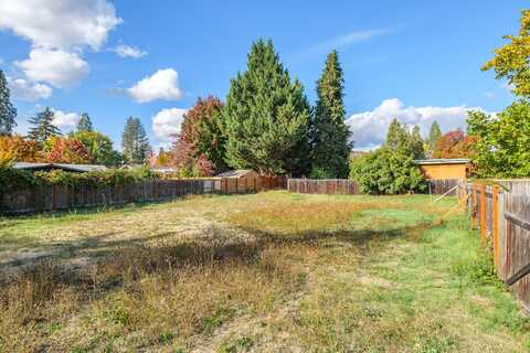 726 SW Greenwood Avenue, Grants Pass, OR 97526