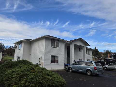 60 Dion Court, Shady Cove, OR 97539