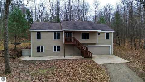 2880 Jazmine Trail, Kingsley, MI 49649