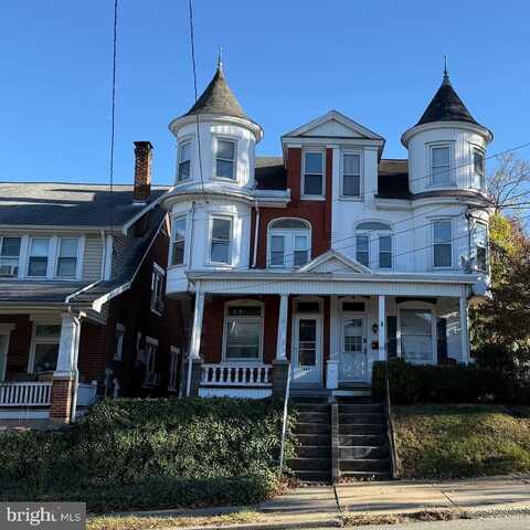 214 N READING AVENUE, BOYERTOWN, PA 19512