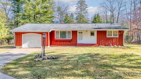 W9293 Hibbard, Iron Mountain, MI 49801