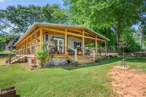 102 S Johnson Street, Walhalla, SC 29691