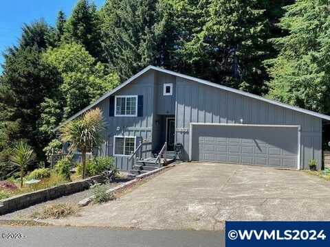 853 NE Lakewood Dr, Newport, OR 97365