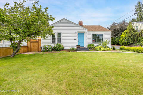 Summitview, YAKIMA, WA 98902