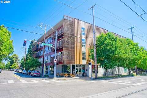Interstate, PORTLAND, OR 97227