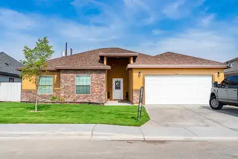 S Redbud Ave, Pecos, TX 79772