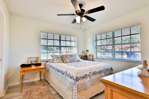 Summerfield Court, Fort Pierce, FL 34982