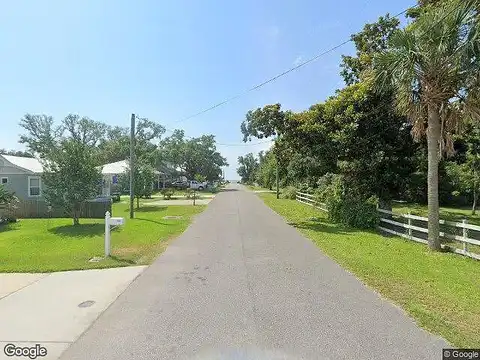 Regnault Avenue, Gulfport, MS 39501