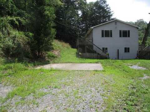 20 RIVERVIEW AVE, PINEVILLE, WV 24874