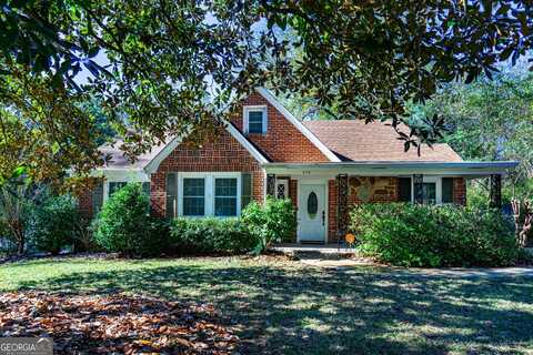 301 Avenue C, West Point, GA 31833