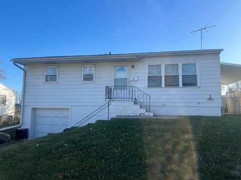 801 W 32nd Avenue, Bellevue, NE 68005