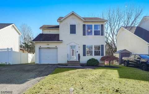 38 Holly Dr, Hamburg, NJ 07419