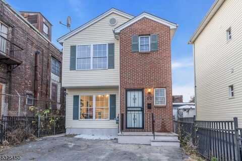 40 Pierce St, Newark, NJ 07103