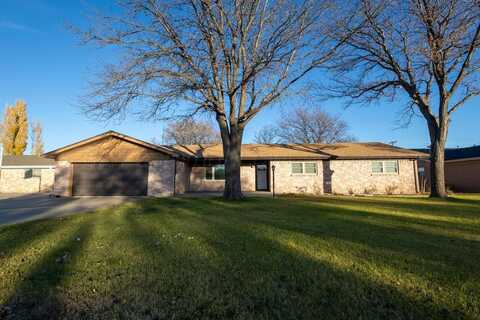 911 Ave R, Sunray, TX 79086