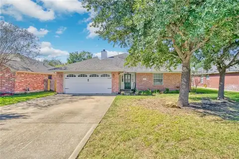 4402 Winchester Drive, Bryan, TX 77802