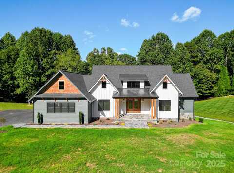 574 Skytop Farm Lane, Hendersonville, NC 28791