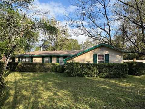 109 Seventh, Fitzgerald, GA 31750