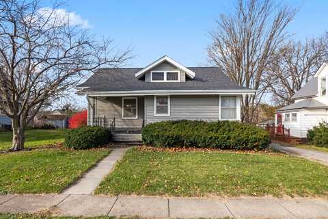 706 N 1st Avenue, Winterset, IA 50273