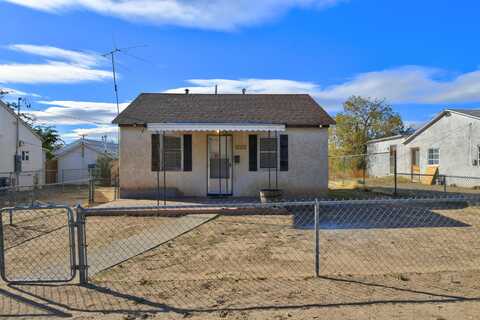 203 CHAMA Street NE, Albuquerque, NM 87108