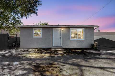 421 Texas Street NE, Albuquerque, NM 87108