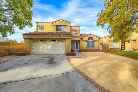 1001 Langhorn Street, Lancaster, CA 93535