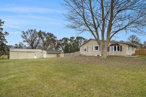 449 8th Street, Plainwell, MI 49080