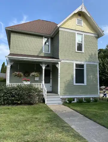 545 Maple Street, Manistee, MI 49660