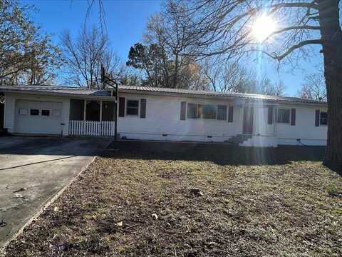 707 Valley Avenue, Ava, MO 65608